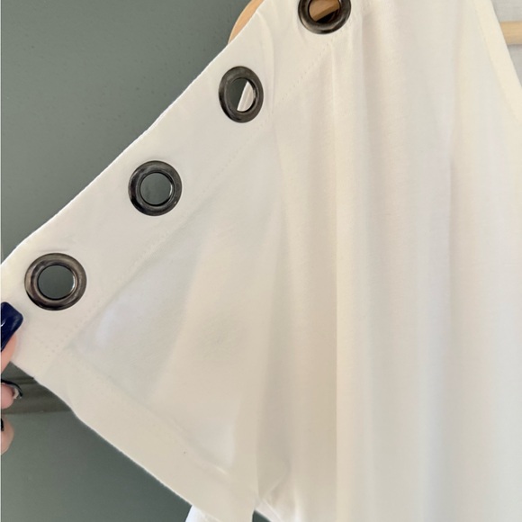 Cyrus Cream Ruffled Cap Sleeve Blouse - Picture 2 of 4